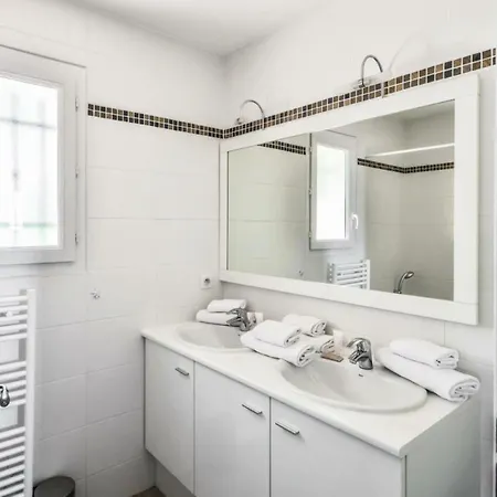 Les Mas Et De Pont Royal En Provence - Maeva - 5 Pieces 8 Personnes Avec Piscine Privee Et Vue Sur Le Golf - Exclusive - Super Mae-6074 *
